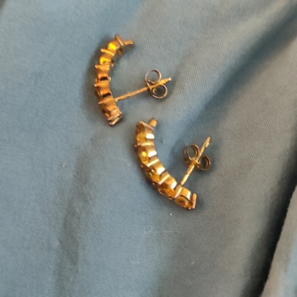 New in Box 5 Stone Technibond Earrings - Picture 4 of 4